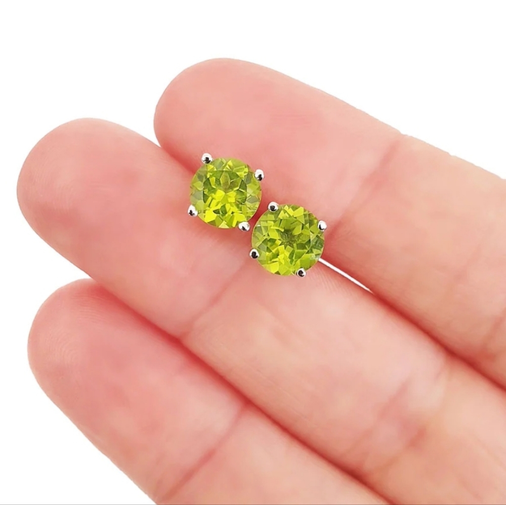 💚 earrings 💚